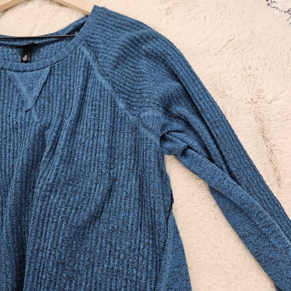 Torrid Blue Teal Brushed Waffle Crew Neck Raglan Sweatshirt 3 - Picture 5 of 9
